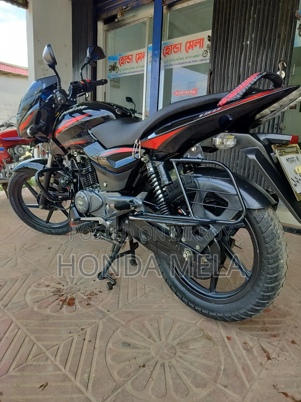 বাজাজ পালসার ১৫০ ২০২০ কালো