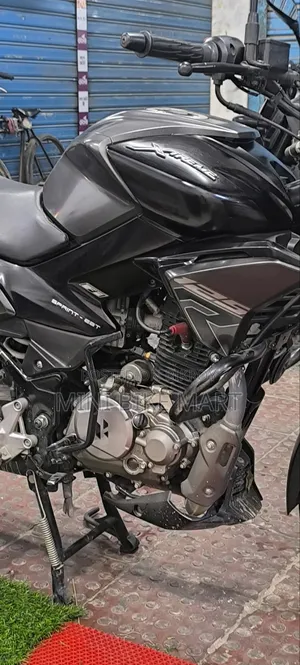Hero Xtreme 125R 2025 Black