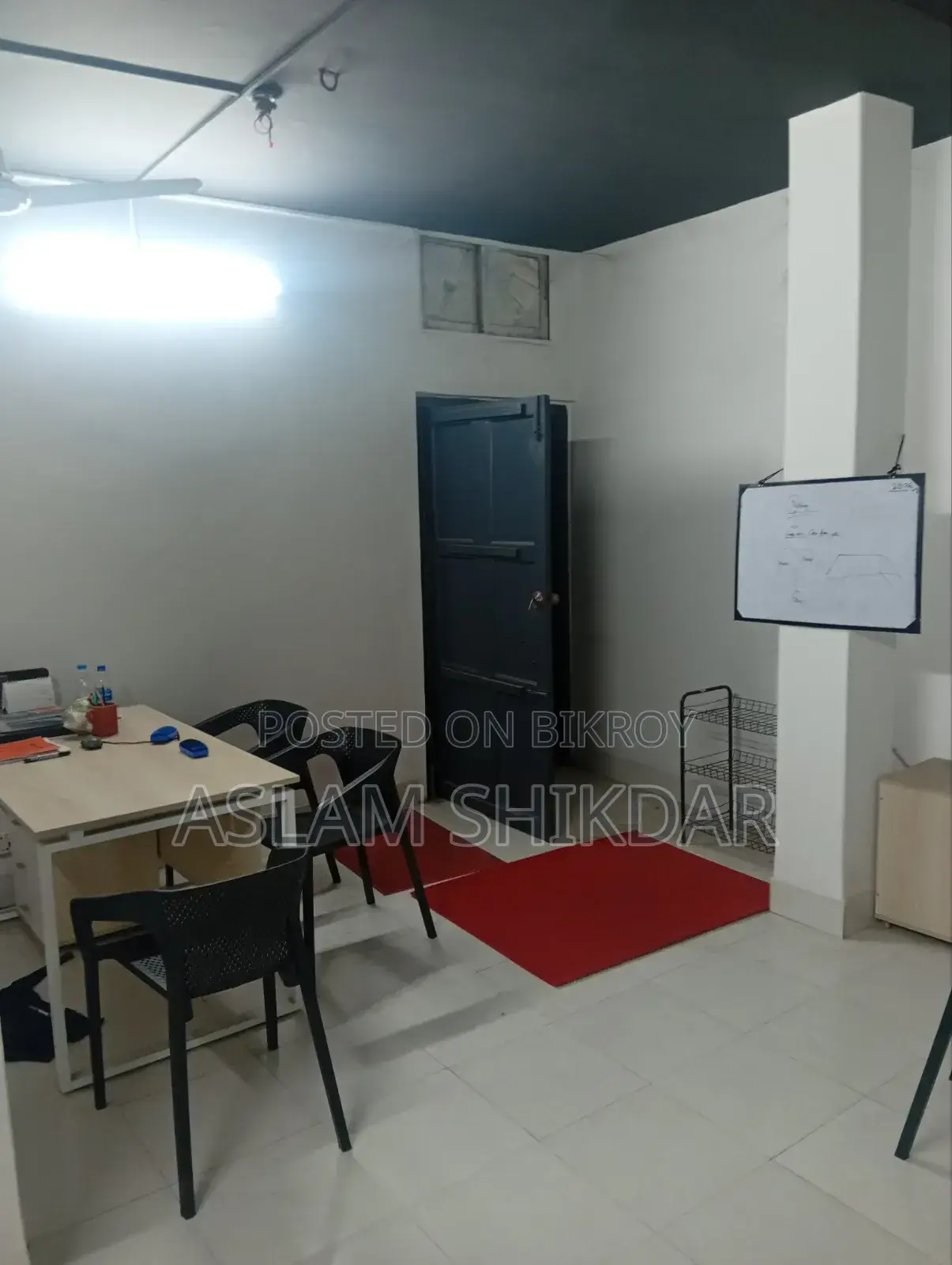 অফিস স্পেস কমার্শিয়াল ভাড়ার জন্য