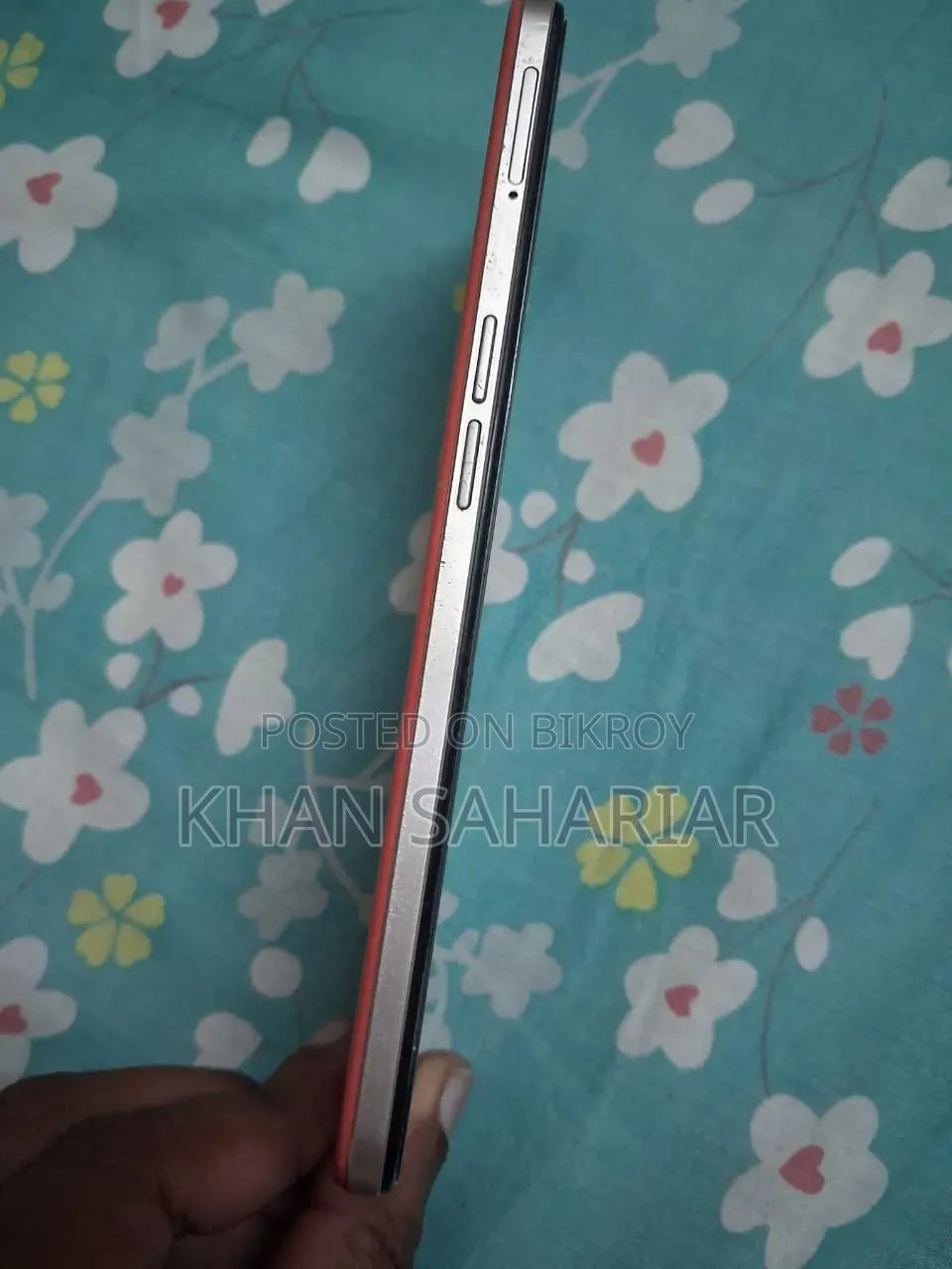 অপ্পো এফ১৭ ১২৮ জিবি গোল্ড