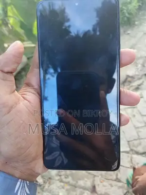 আইকিউও ২৫৬ জিবি ব্ল্যাক