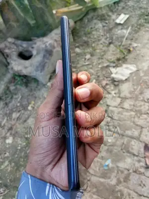 আইকিউও ২৫৬ জিবি ব্ল্যাক