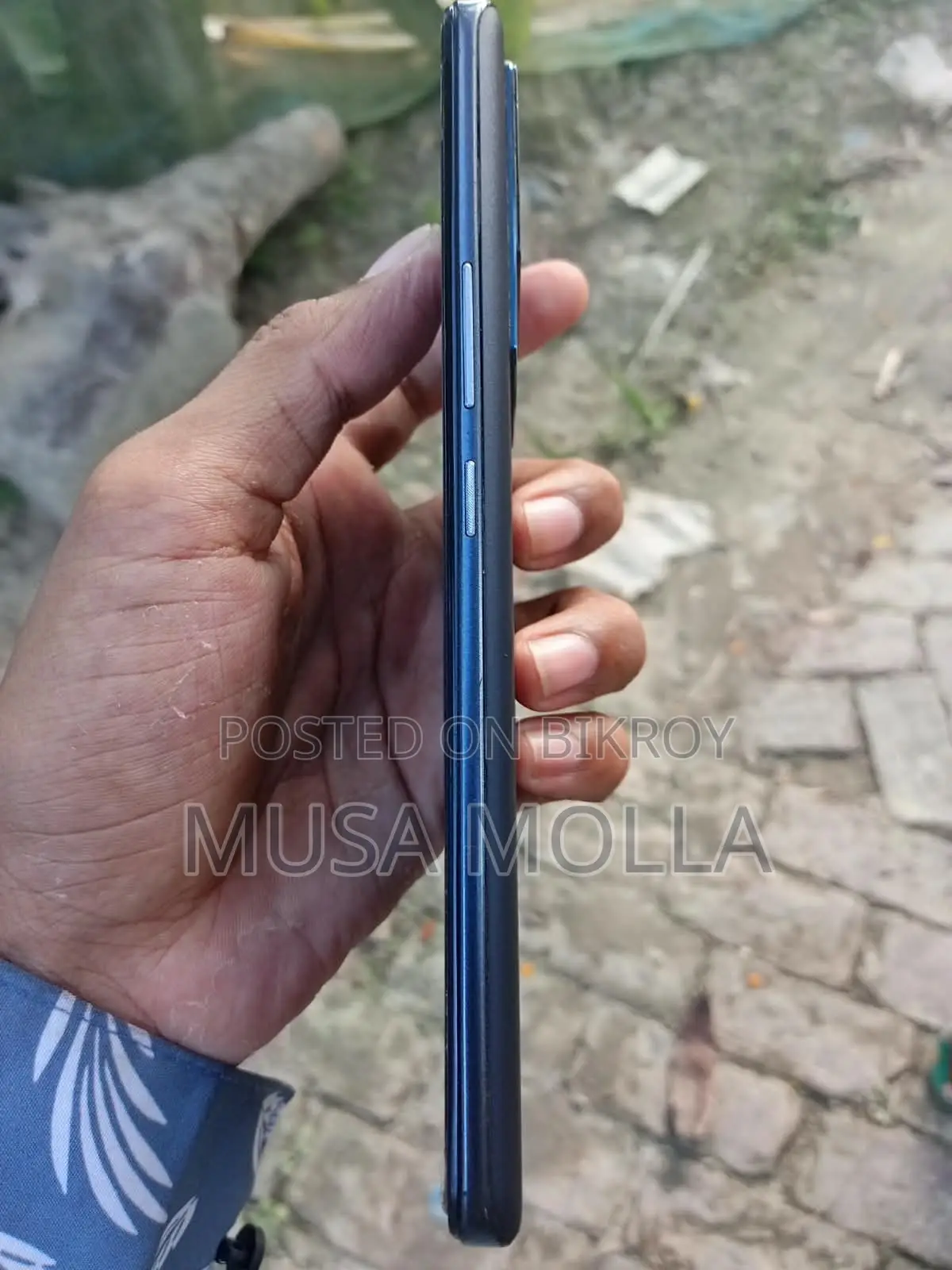 আইকিউও ২৫৬ জিবি ব্ল্যাক