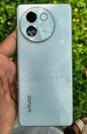 Vivo V30e ১২৮ জিবি হোয়াইট