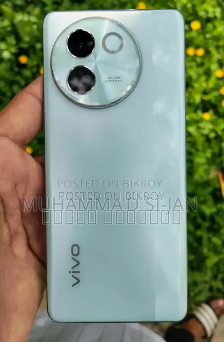 Vivo V30e ১২৮ জিবি হোয়াইট