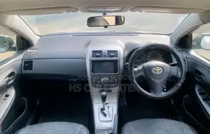 Toyota Axio 1.5 X Two-Wheel Drive 2011 Silver
