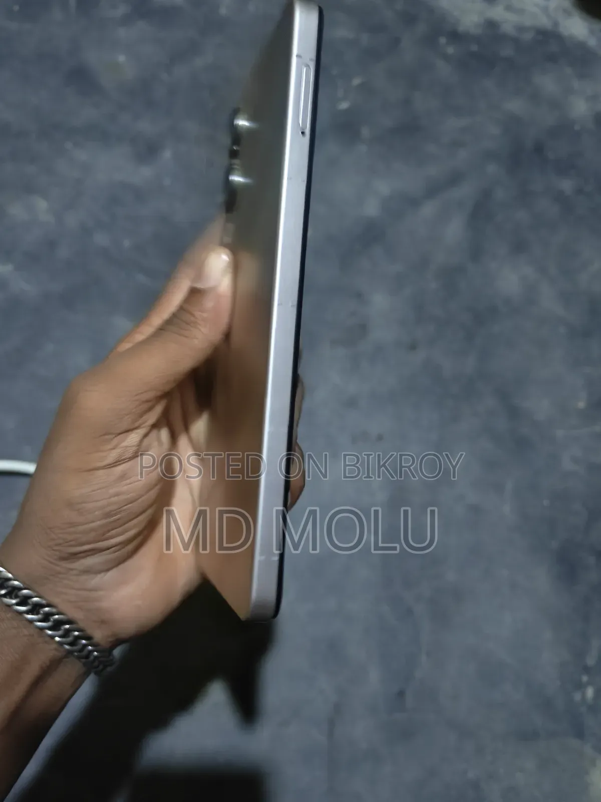 Vivo Y04 ৬৪ জিবি গোল্ড