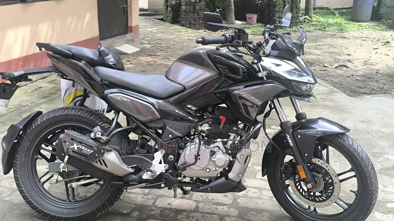হিরো এক্সট্রিম ১২৫আর ২০২৫ ব্ল্যাক