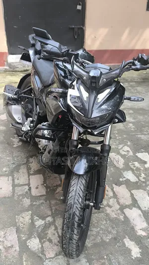 হিরো এক্সট্রিম ১২৫আর ২০২৫ ব্ল্যাক