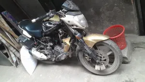 ইয়ামাহা এফজেড ২০১৭ সাদা