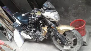 ইয়ামাহা এফজেড ২০১৭ সাদা