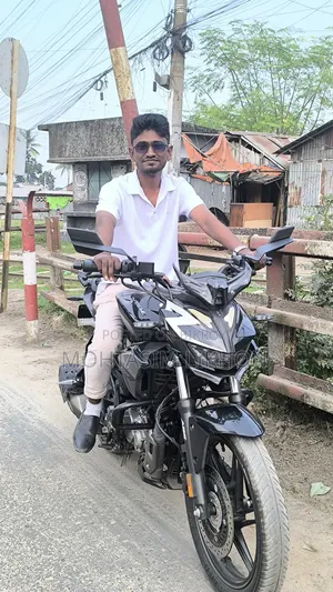 হিরো এক্সট্রিম ১২৫আর ২০২৫ ব্ল্যাক
