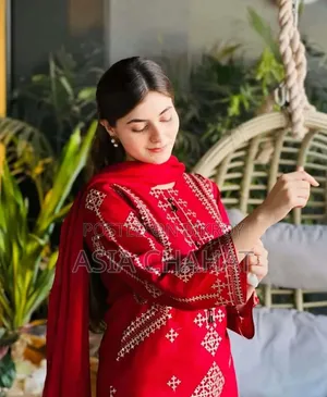 Ready Three-Piece Collection in Slub Cotton Fabric|