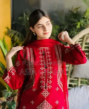 Ready Three-Piece Collection in Slub Cotton Fabric|