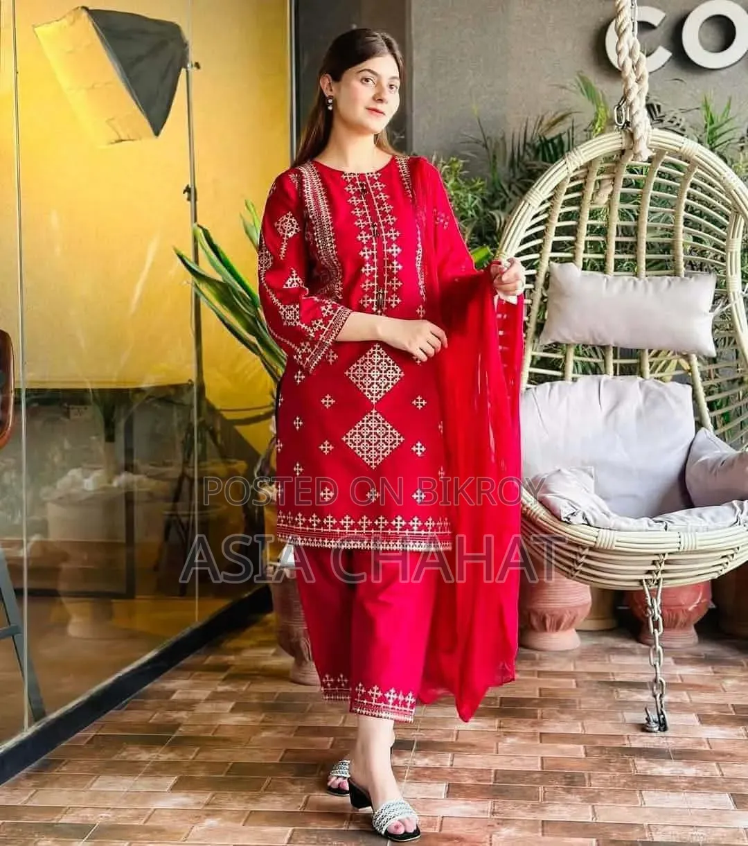 Ready Three-Piece Collection in Slub Cotton Fabric|