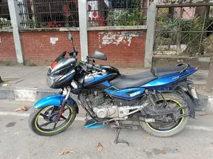 বাজাজ পালসার ১৫০ ২০১২ নীল
