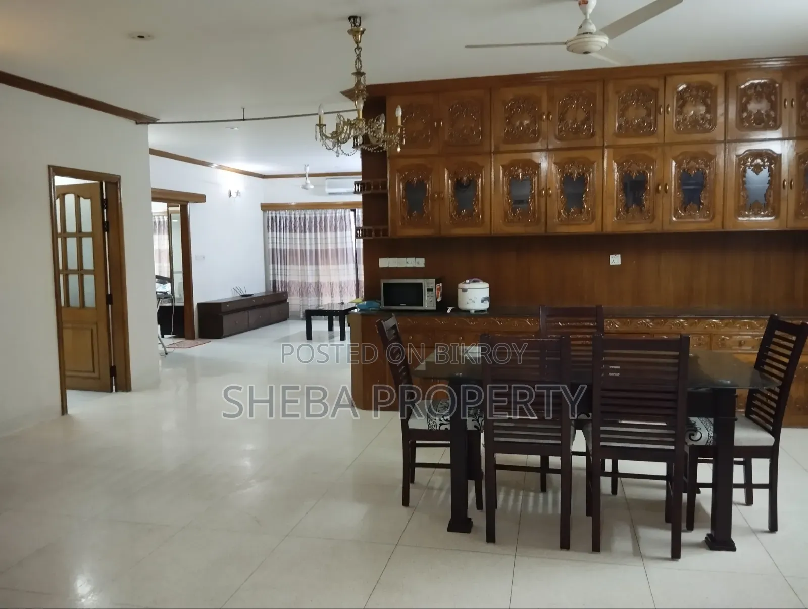 গুলশানে ভাড়ার জন্য আসবাবপত্রসহ ৩ বেডরুমের ফ্ল্যাট