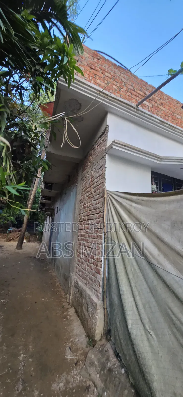 রামুতে ৪ বেডরুমের বাড়ি বিক্রয়ের জন্য