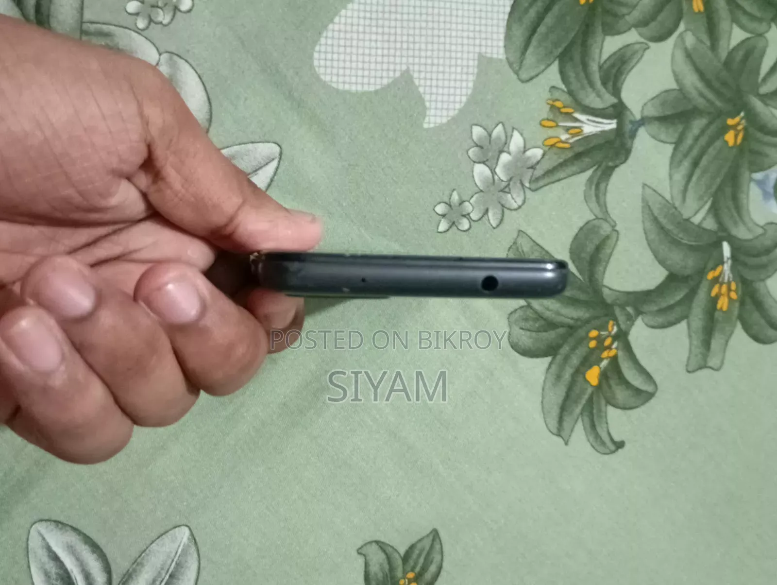 ইএল ১২৮ জিবি গ্রিন
