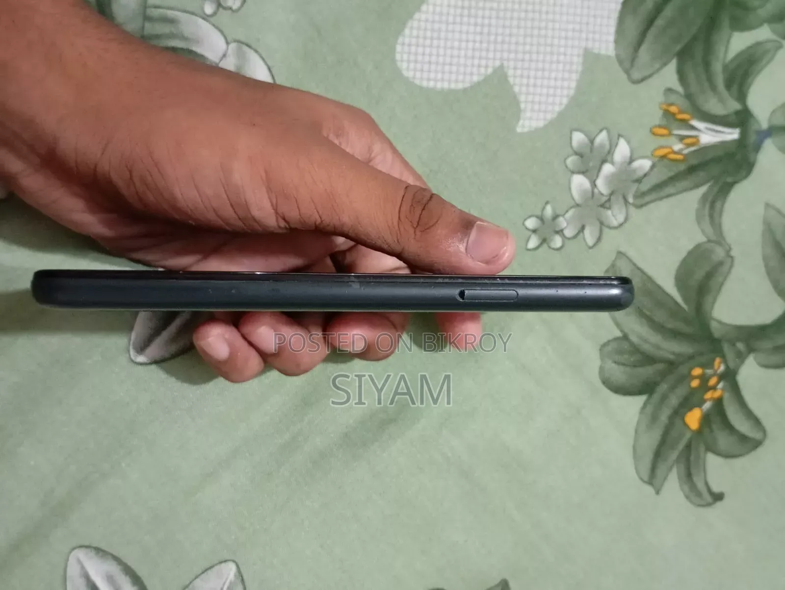 ইএল ১২৮ জিবি গ্রিন