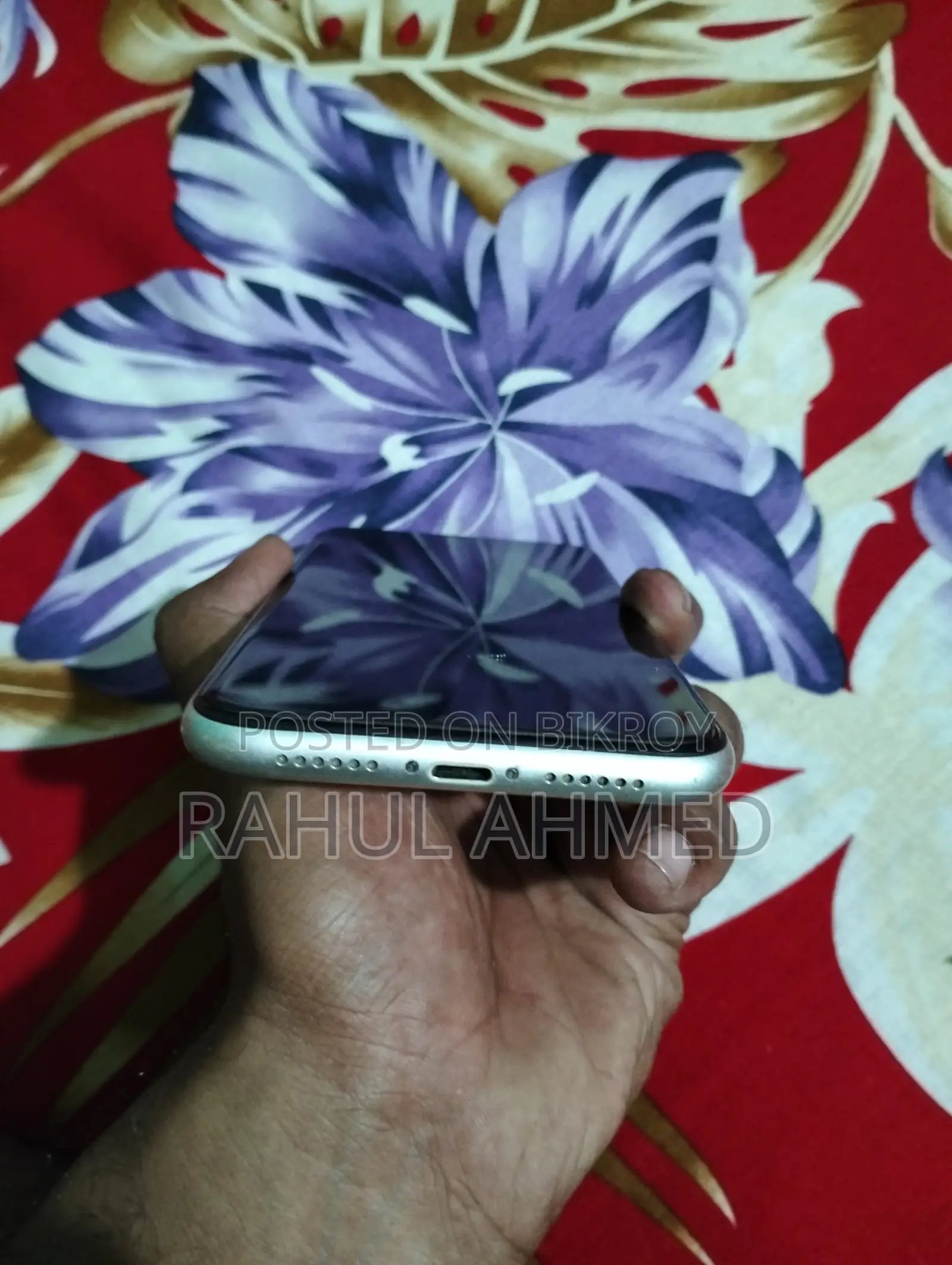 অ্যাপল আইফোন ১১ ১২৮ জিবি হোয়াইট