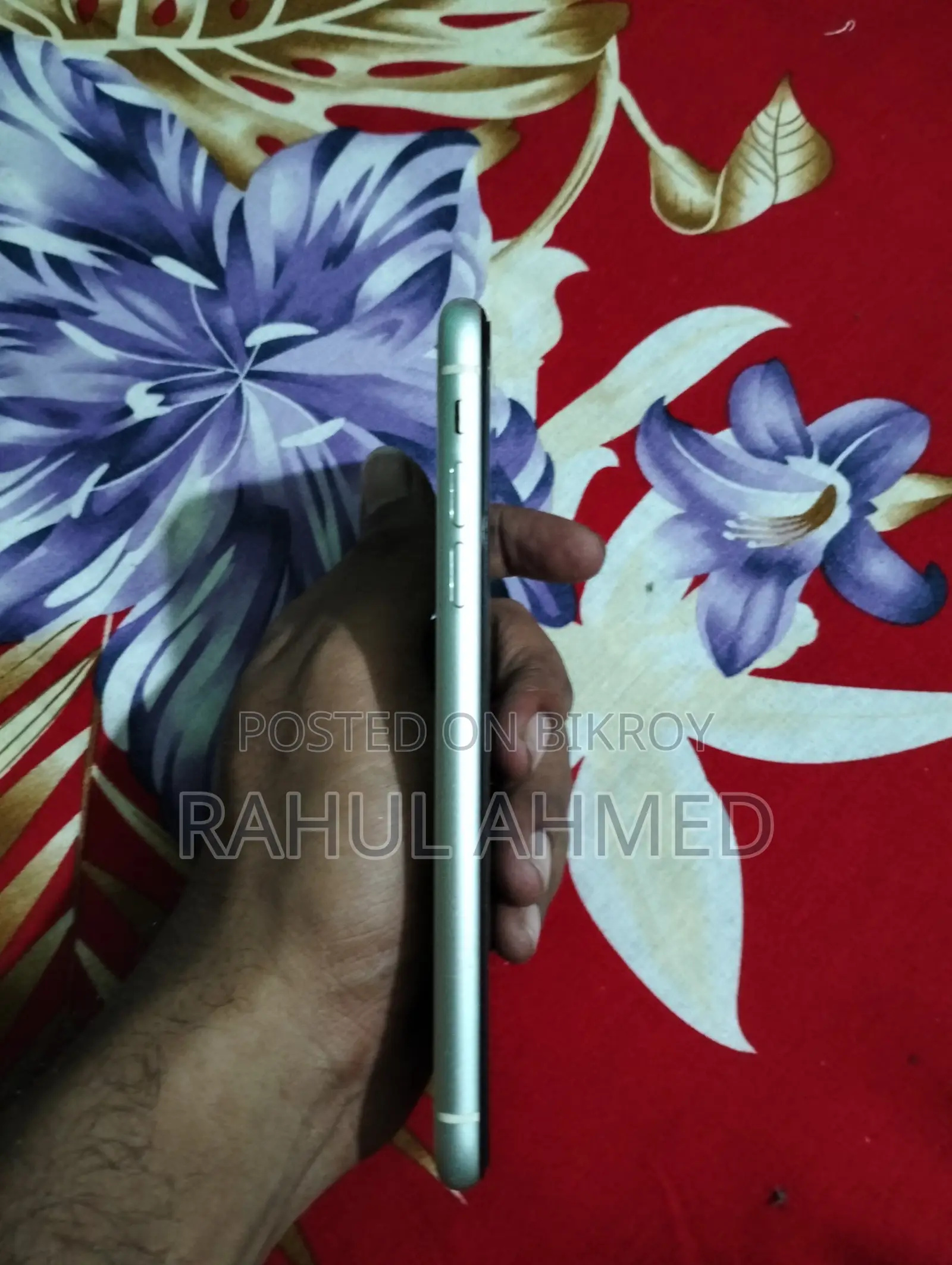 অ্যাপল আইফোন ১১ ১২৮ জিবি হোয়াইট