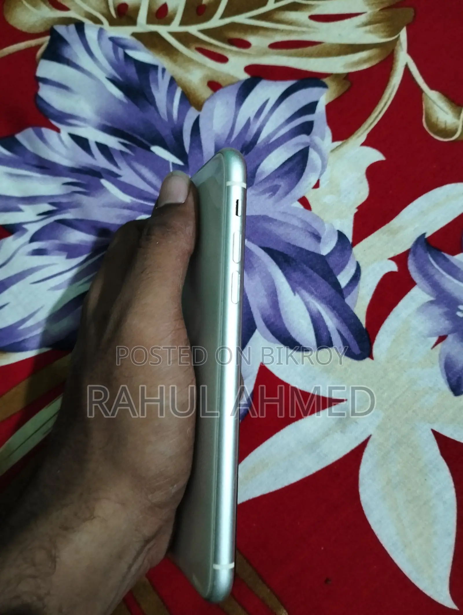 অ্যাপল আইফোন ১১ ১২৮ জিবি হোয়াইট