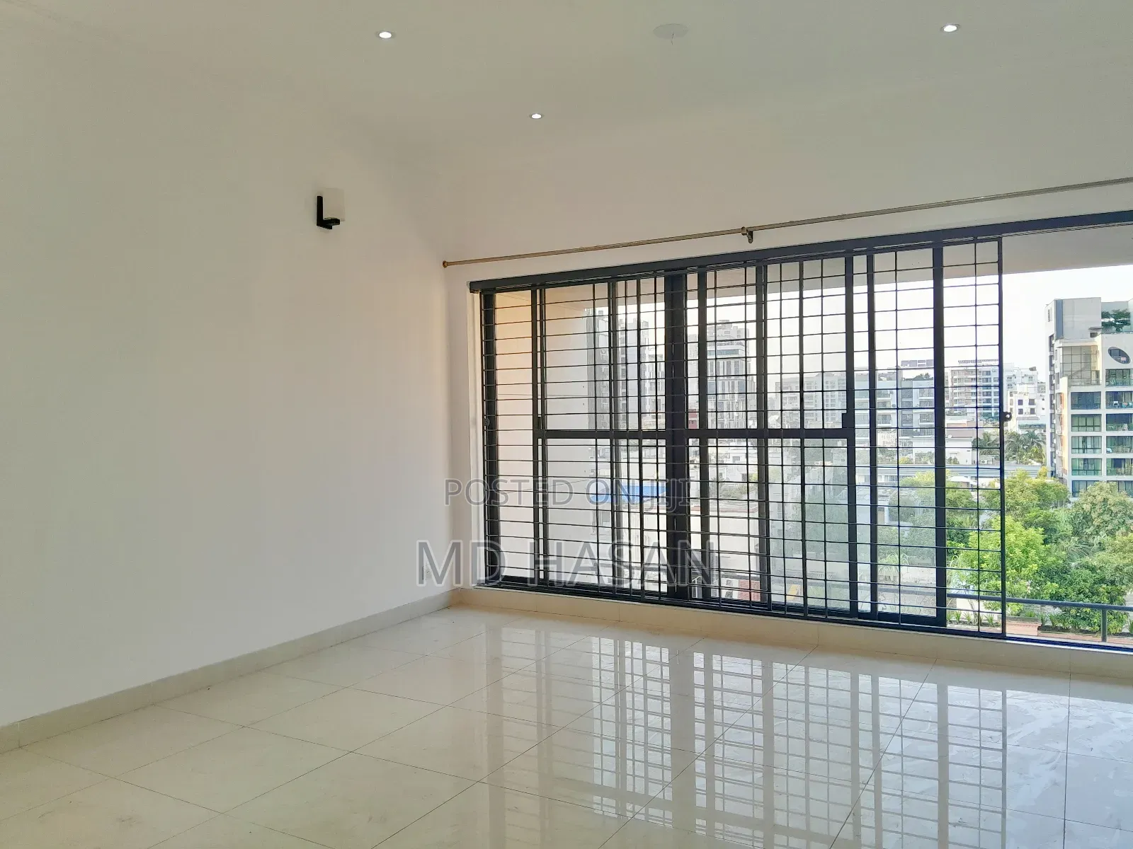 4bdrm Apartment in Ma Property, Gulshan for rent