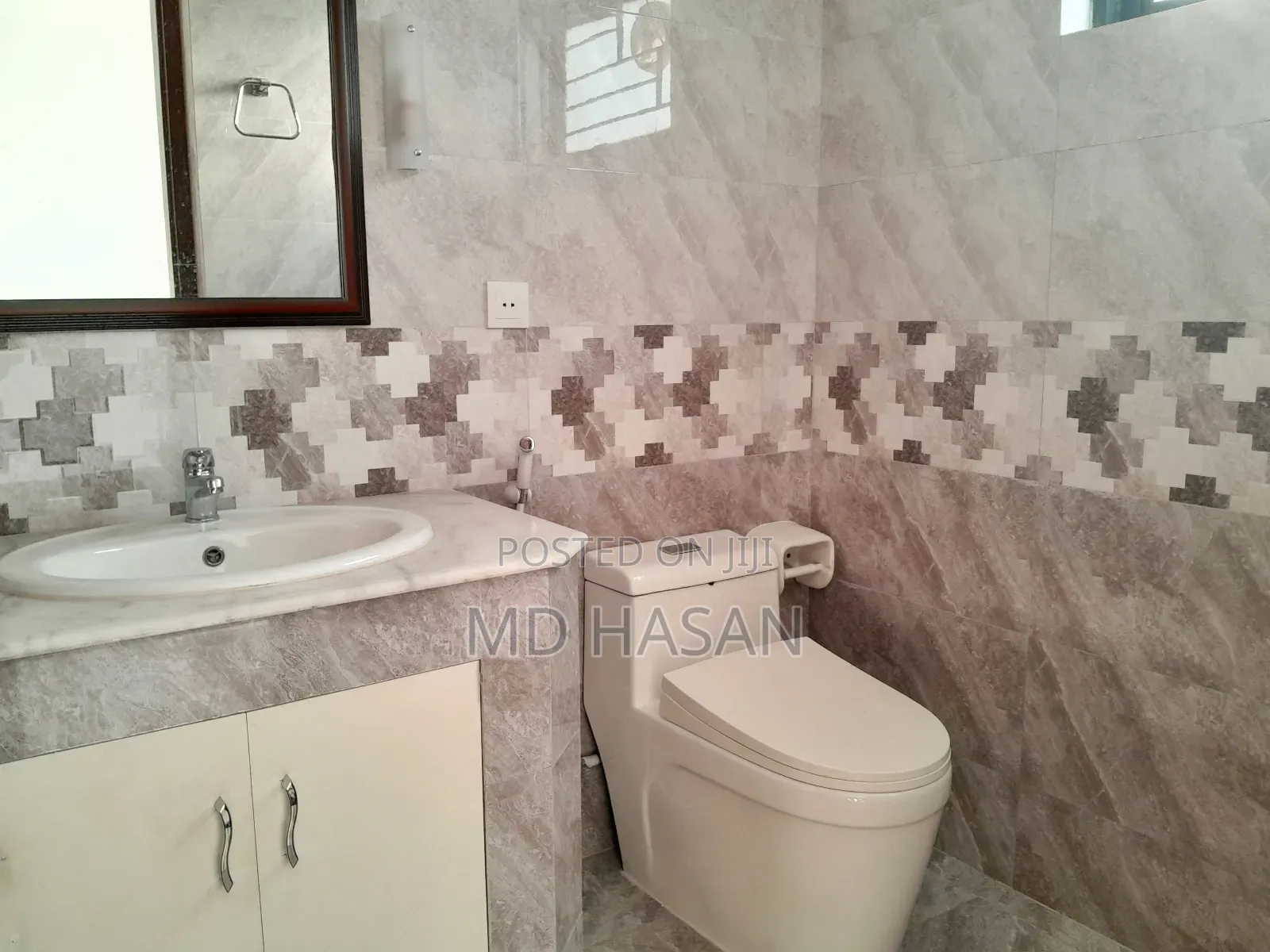 4bdrm Apartment in Ma Property, Gulshan for rent