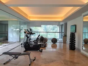 4bdrm Apartment in Semi Furnished for rent