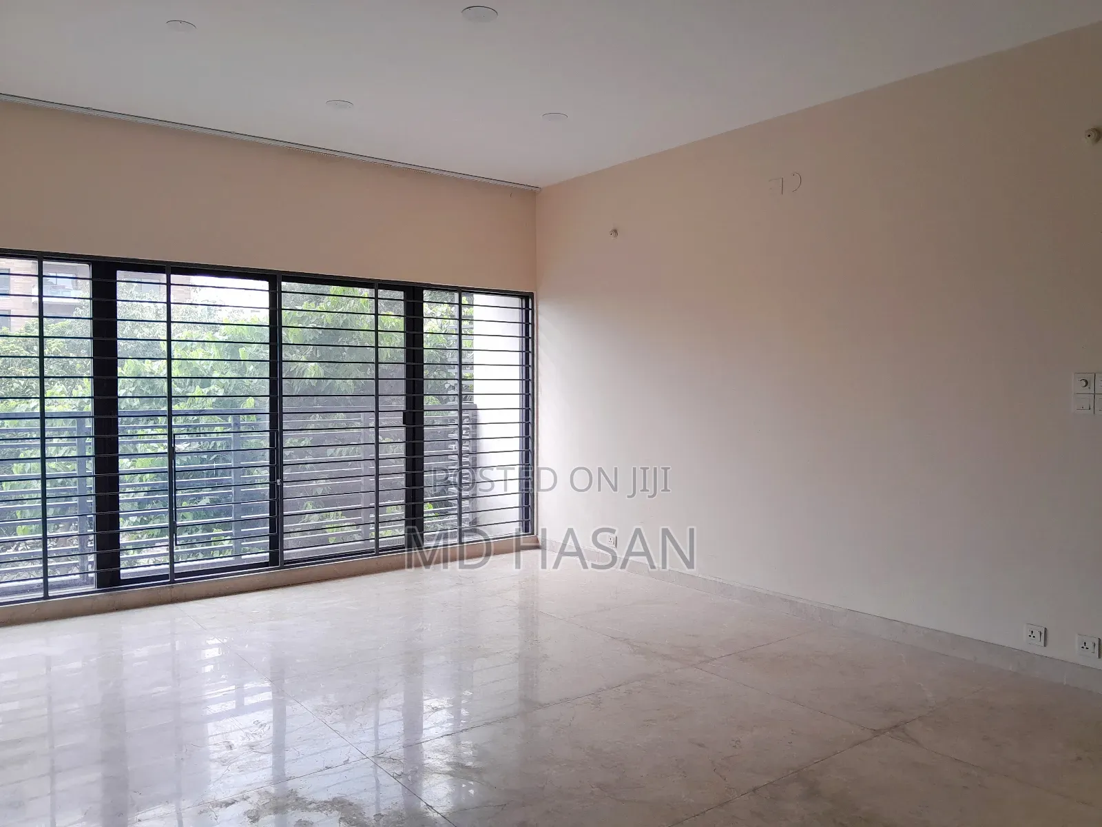 4bdrm Apartment in Semi Furnished for rent