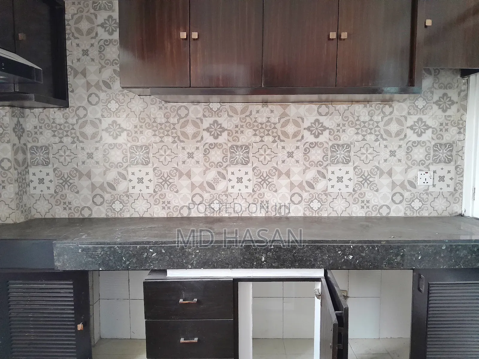 3bdrm Apartment in Semi Furnished for rent