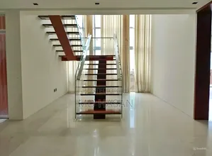 5bdrm Apartment in Duplex Apartment for rent