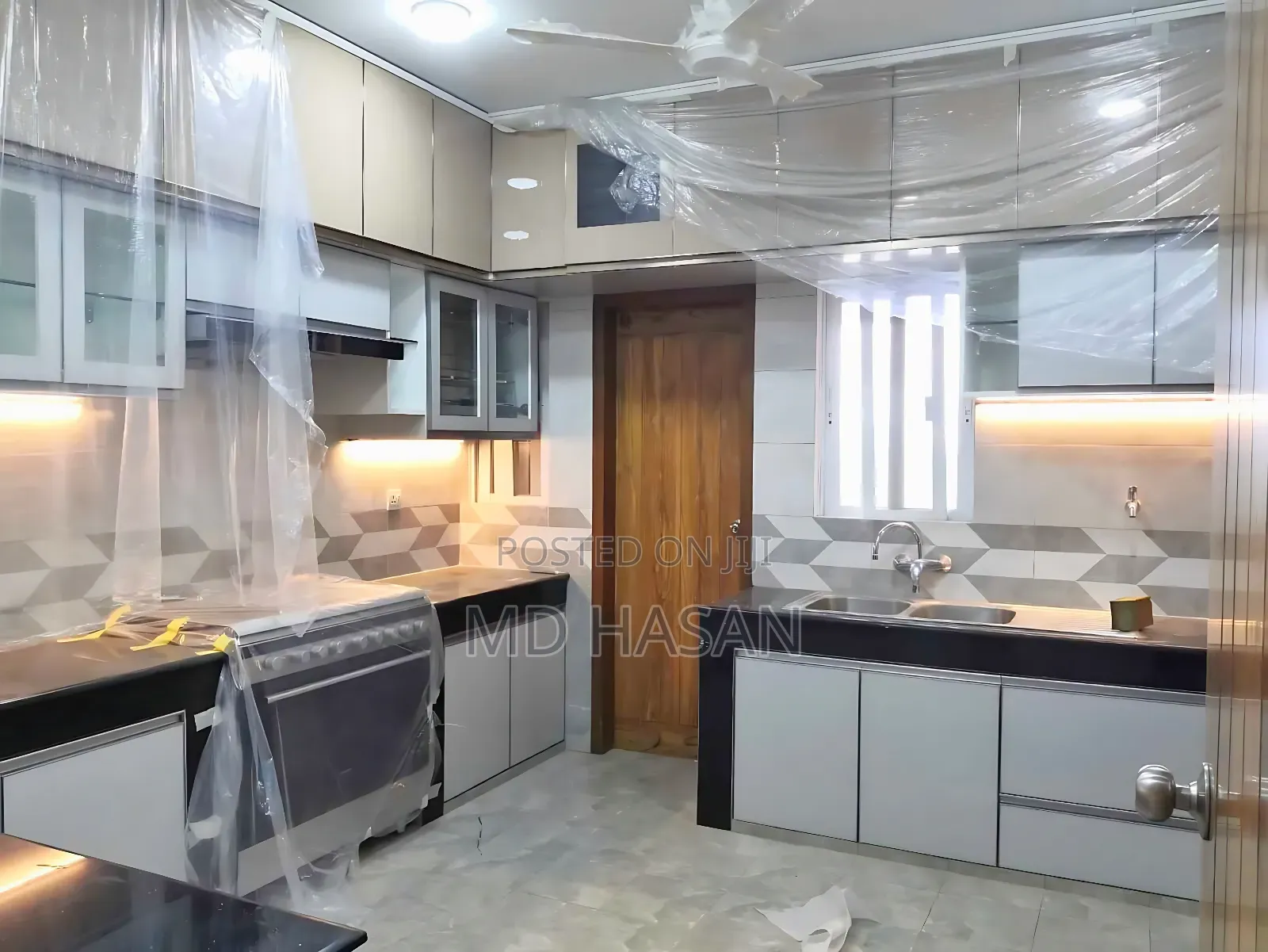 4bdrm Apartment in Semi Furnished for rent