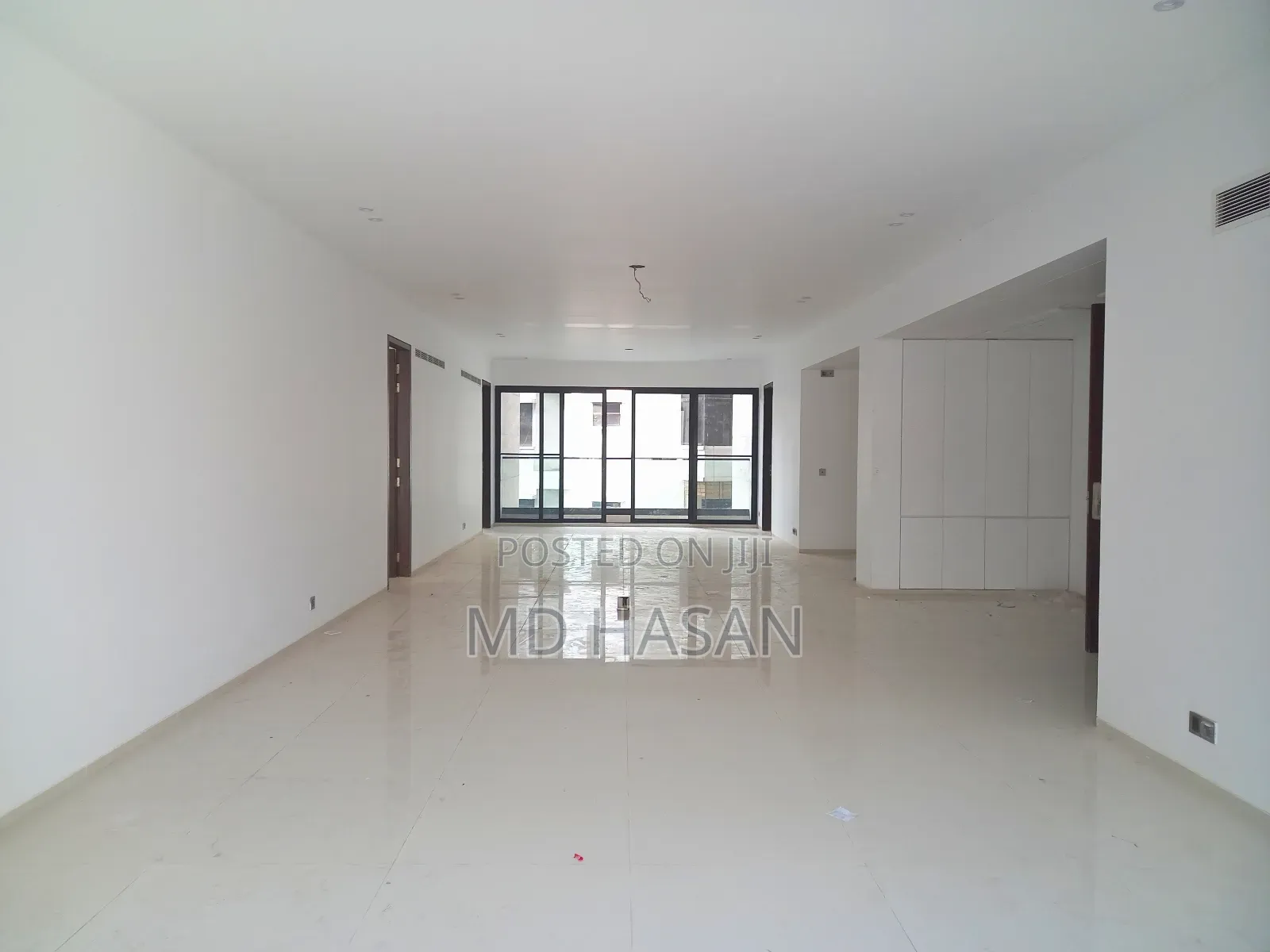 4bdrm Apartment in Semi-Furnished for rent