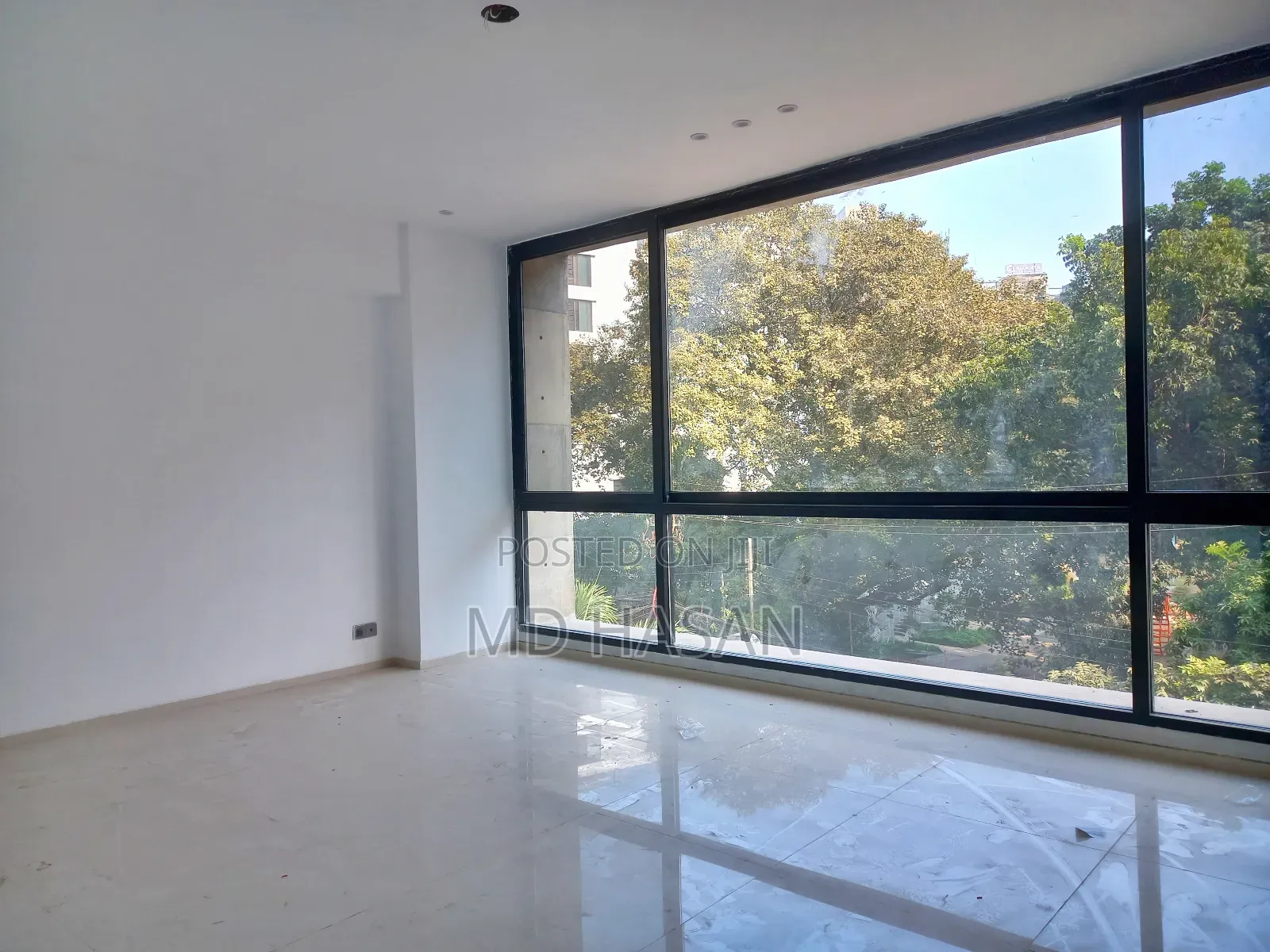 4bdrm Apartment in Semi-Furnished for rent