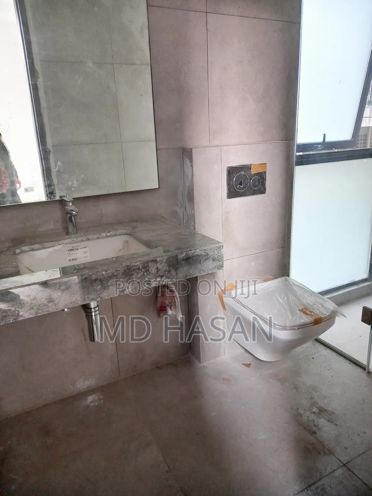 4bdrm Apartment in Semi-Furnished for rent