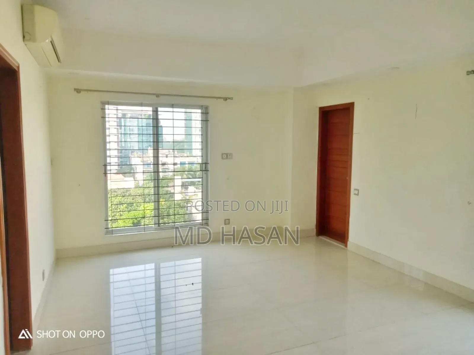 4bdrm Apartment in Semi Furnished for rent