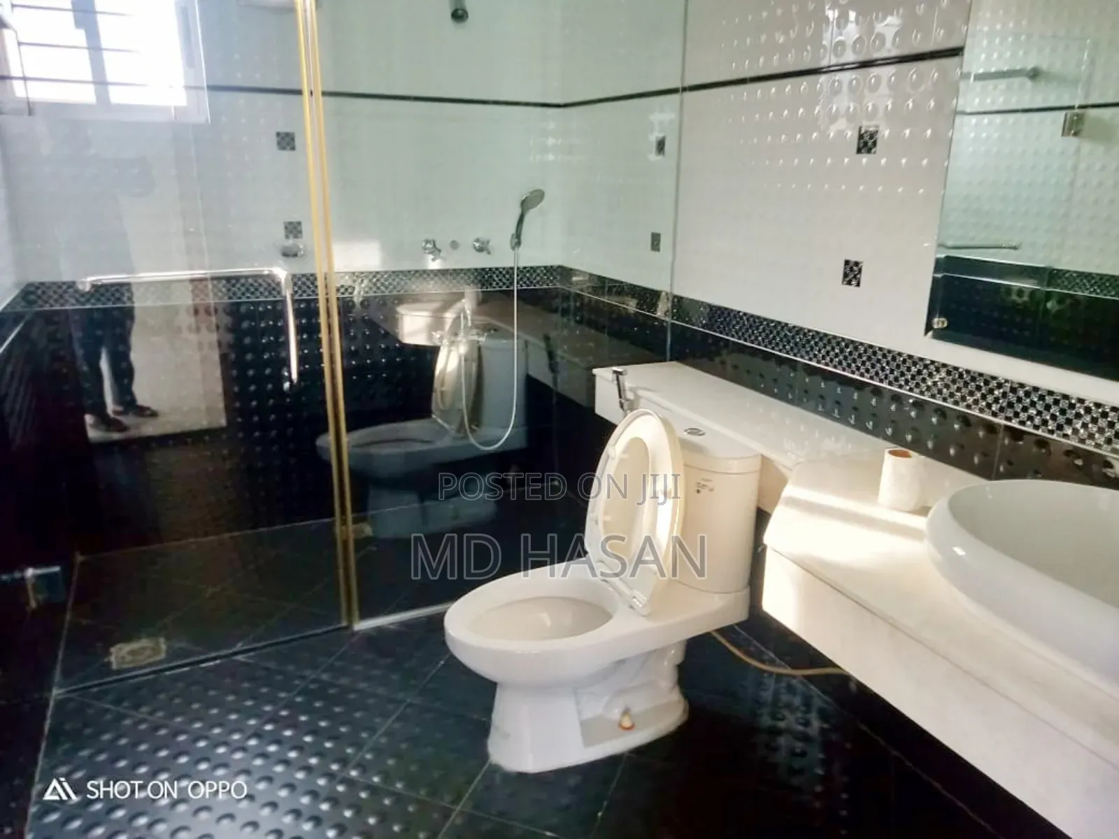 4bdrm Apartment in Semi Furnished for rent