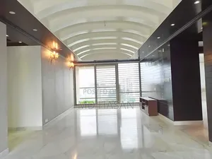 3bdrm Apartment in Semi Furnished for rent