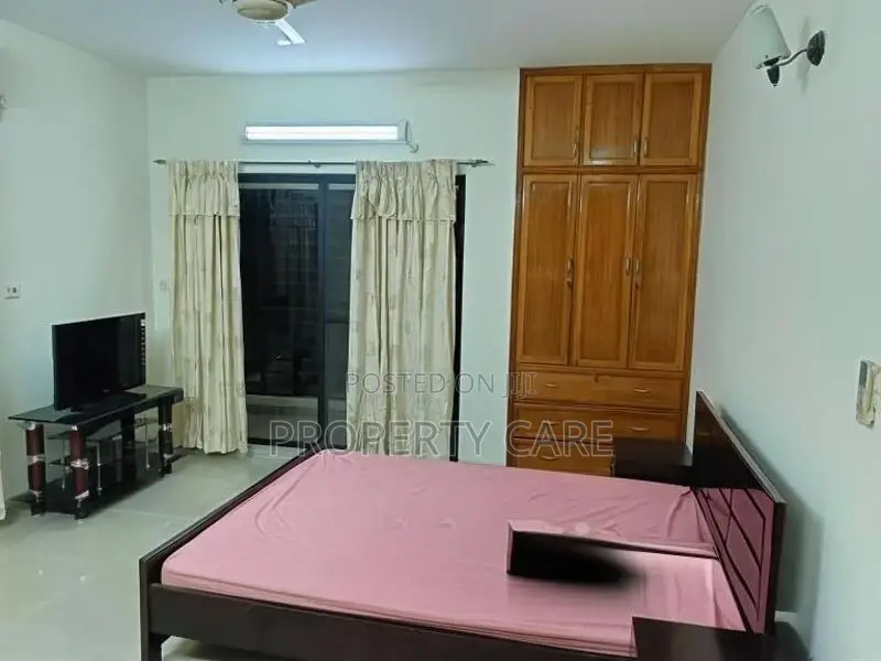 FULL FURNISHED FLAT RENT IN GULSHAN