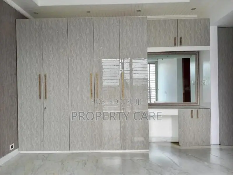 Lake View Luxurious 3440 Sqft Apartment Available For Rent i