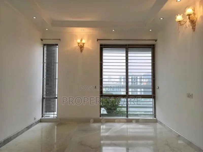 Lake View Luxurious 3440 Sqft Apartment Available For Rent i