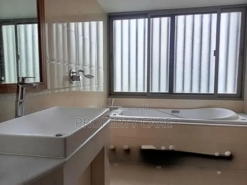 Lake View Luxurious 3440 Sqft Apartment Available For Rent i