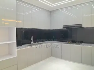 4bdrm Apartment in Semi Furnished for rent