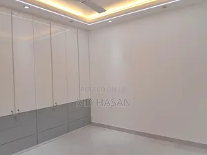 4bdrm Apartment in Semi Furnished for rent