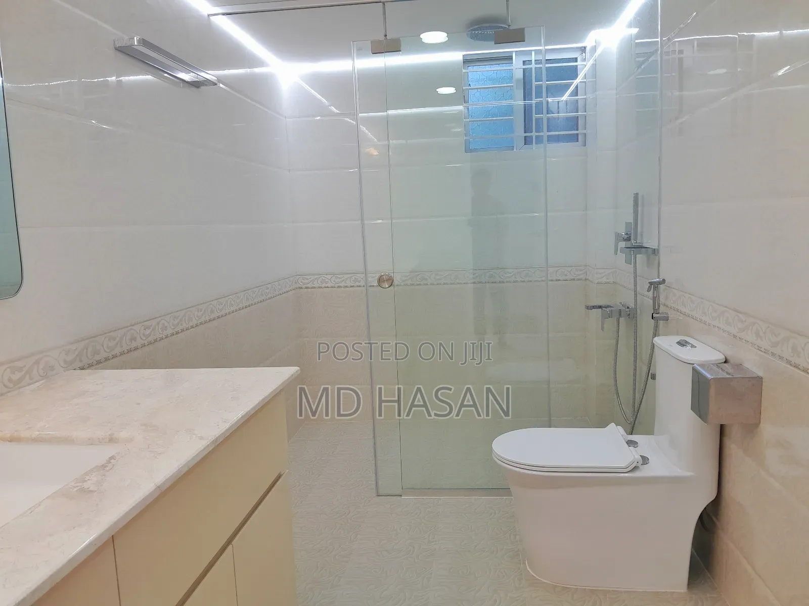 4bdrm Apartment in Semi Furnished for rent