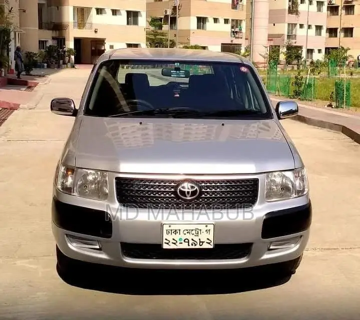 Toyota Succeed 2011 Silver