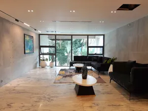 4bdrm Apartment in Aslo Gym And Pool for rent