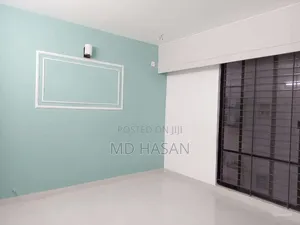 4bdrm Apartment in Semi Furnished for rent